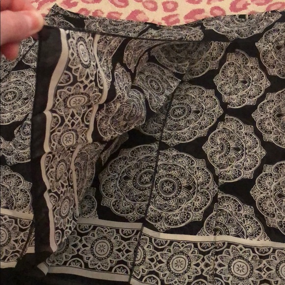 White House black market silk skirt - Picture 3 of 5